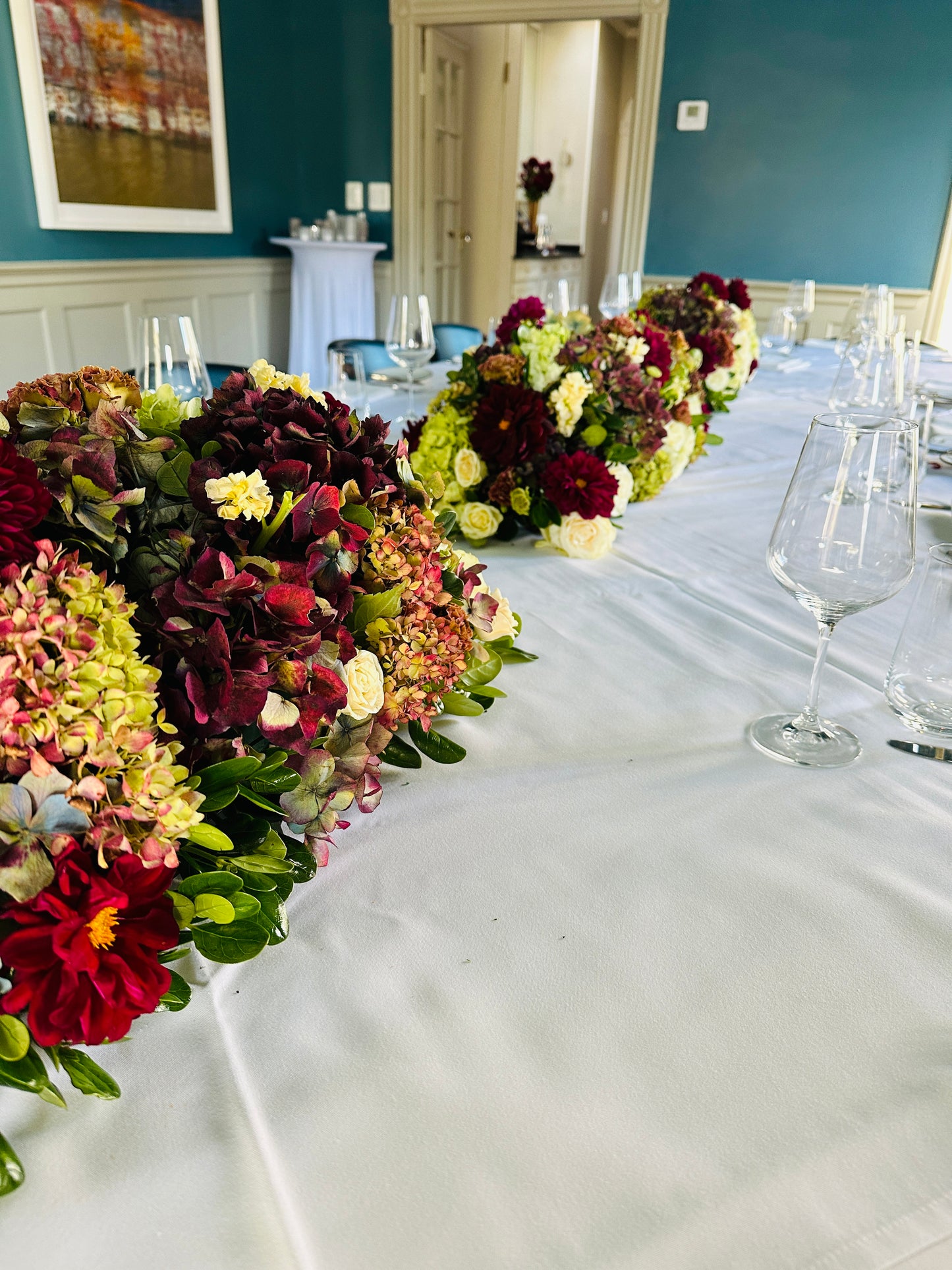 Banquet and King's Low to Table Arrangement