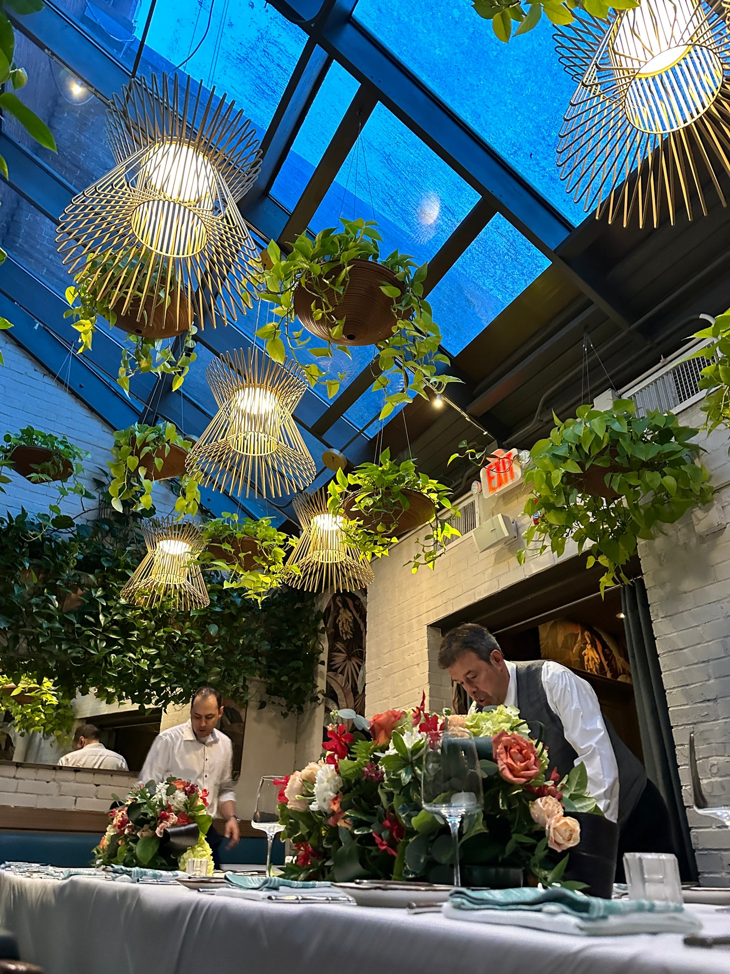 Banquet and King's Low to Table Arrangement