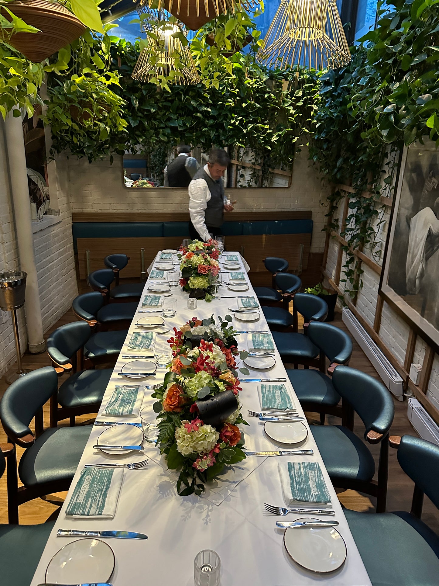 Banquet and King's Low to Table Arrangement